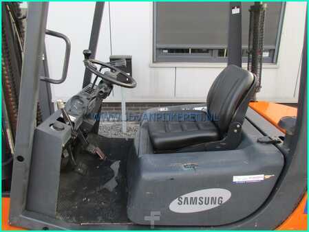 Diesel heftrucks 1998  Samsung SF25D 2500kg diesel 6878 uur + sideshift (4)