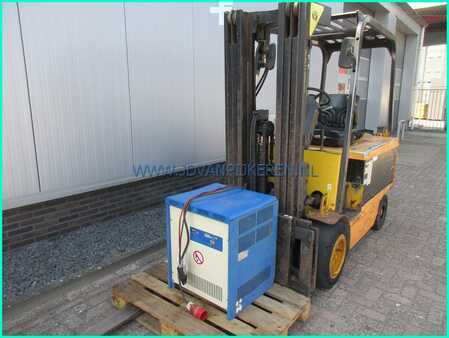 Elektryczne 4-kołowe 2001  Daewoo B30S-2 3000kg triplex4.7m+sideshift+TUV (13)