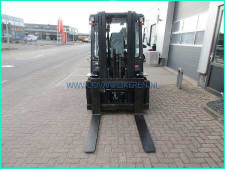 Wózki widłowe diesel 2010  Doosan D55SC-5 4199uur 5.5t diesel triplex+freelift+sideshift (12)