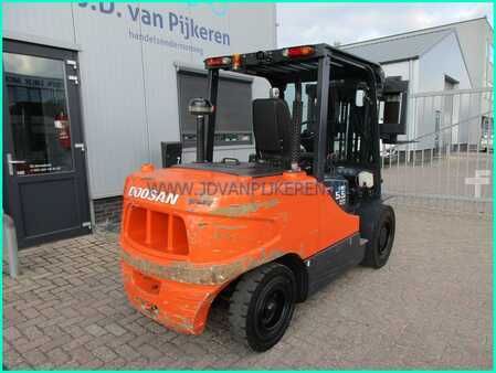Wózki widłowe diesel 2010  Doosan D55SC-5 4199uur 5.5t diesel triplex+freelift+sideshift (9)