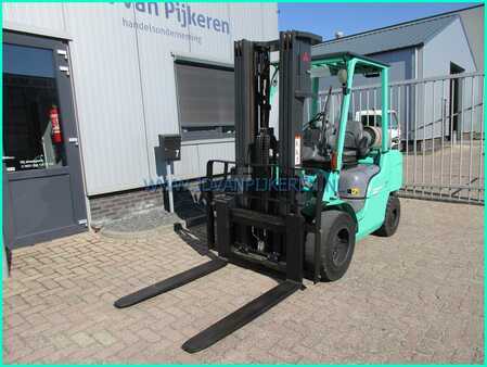 Empilhador a gás 2014  Mitsubishi FG35NT 3500kg triplex4.7m+freelift+sideshift (9)