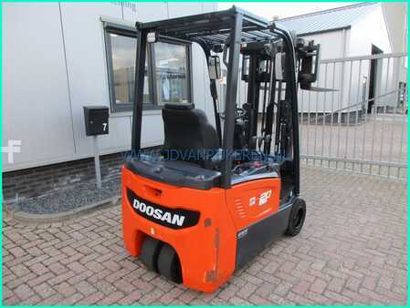 3-wiel elektrische heftrucks 2017  Doosan B20T-7 2000kg 213cm high+freelift+sideshift+5473hours (10)