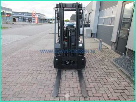 3-wiel elektrische heftrucks 2017  Doosan B20T-7 2000kg 213cm high+freelift+sideshift+5473hours (12)