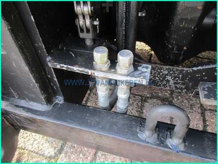 LPG heftrucks 2006  Hyster H4.00XM 2006 8647hours cabine + 3x hydraulic (13)