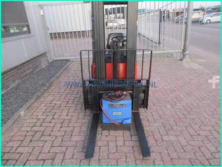 3-wiel elektrische heftrucks 1997  Linde E12 compact 7694hours+triplex4.7m+sideshift+battery83% (13)