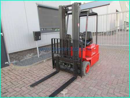 3-wiel elektrische heftrucks 1997  Linde E12 compact 7694hours+triplex4.7m+sideshift+battery83% (4)