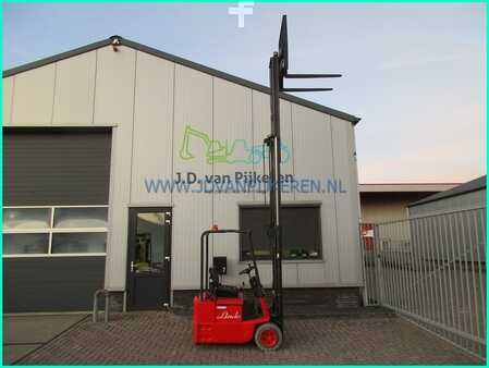 3-wiel elektrische heftrucks 1997  Linde E12 compact 7694hours+triplex4.7m+sideshift+battery83% (8)