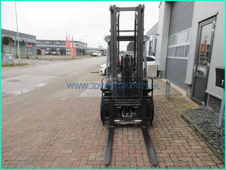 Gas gaffeltruck 2010  Nissan G1D2A30LQ 3t 2010 freelift+sideshift+4x hydraulic (12)