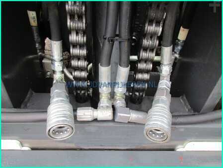 Gas gaffeltruck 2010  Nissan G1D2A30LQ 3t 2010 freelift+sideshift+4x hydraulic (13)