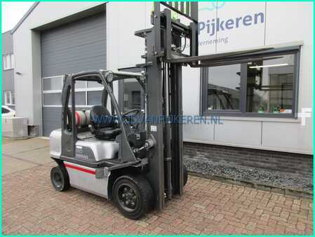 Gas gaffeltruck 2010  Nissan G1D2A30LQ 3t 2010 freelift+sideshift+4x hydraulic (7)