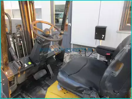 Dieselový VZV 2004  Yale GDP30TF 3t diesel triplex5.35m+freelift+sideshift (5)