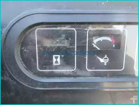 Dieselový VZV 2004  Yale GDP30TF 3t diesel triplex5.35m+freelift+sideshift (6)