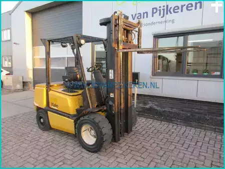 Dieselový VZV 2004  Yale GDP30TF 3t diesel triplex5.35m+freelift+sideshift (7)