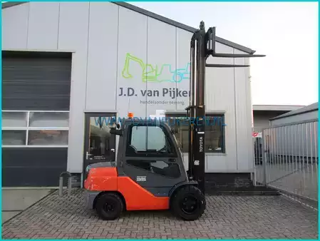 Empilhador diesel 2016  Toyota 52-8FDJF35 3.5t diesel 2016 sideshift + cabine (11)