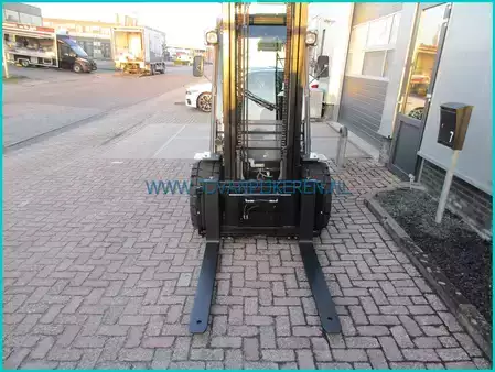 Empilhador diesel 2016  Toyota 52-8FDJF35 3.5t diesel 2016 sideshift + cabine (12)