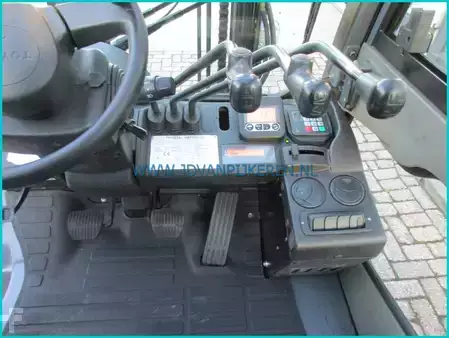 Empilhador diesel 2016  Toyota 52-8FDJF35 3.5t diesel 2016 sideshift + cabine (6)