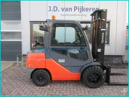 Empilhador diesel 2016  Toyota 52-8FDJF35 3.5t diesel 2016 sideshift + cabine (7)