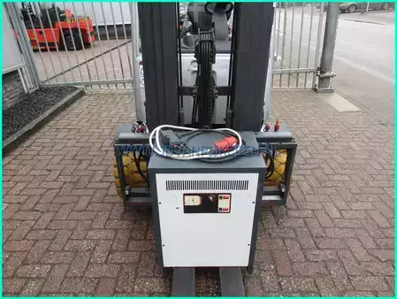 Chariots électriques à 4 roues 2008  Still RX60-35 3.5t triplex4.25m+freelift+shift+4xhydraulic (17)