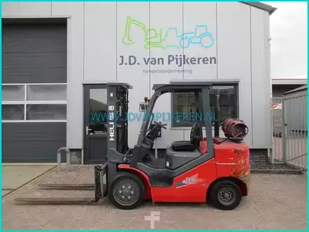 Nestekaasutrukki 2019  Heli CPYD35 3.5t+2019+3007hours+triplex4.6+shift+4xhydraulic (1)