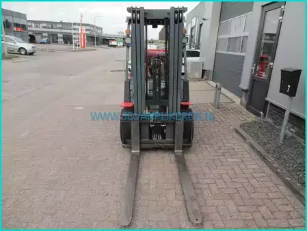 Nestekaasutrukki 2019  Heli CPYD35 3.5t+2019+3007hours+triplex4.6+shift+4xhydraulic (11)