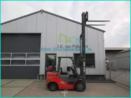 Nestekaasutrukki 2019  Heli CPYD35 3.5t+2019+3007hours+triplex4.6+shift+4xhydraulic (6)