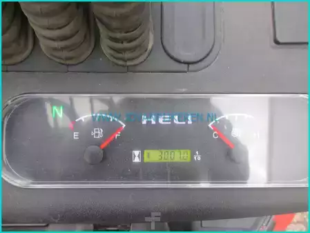 Nestekaasutrukki 2019  Heli CPYD35 3.5t+2019+3007hours+triplex4.6+shift+4xhydraulic (7)