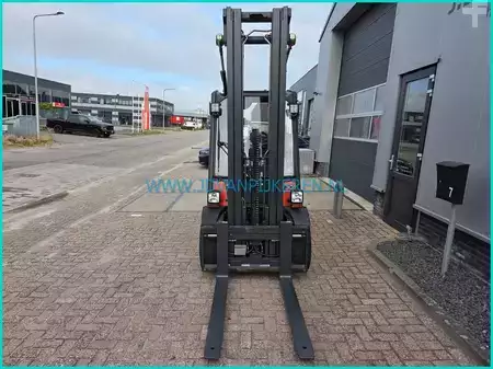 Empilhador a gás 2012  Linde H30T-01 2012 triplex6.45m+freelift+sideshift (12)