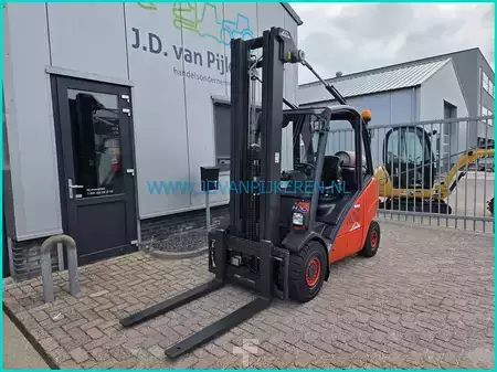 Empilhador a gás 2012  Linde H30T-01 2012 triplex6.45m+freelift+sideshift (2)