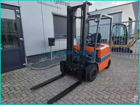 Electric - 4 wheels 1999  Toyota FBMF20 battery63%+sideshift+4xhydraulic (3)