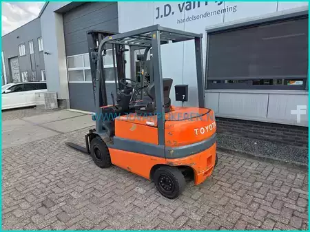 Electric - 4 wheels 1999  Toyota FBMF20 battery63%+sideshift+4xhydraulic (2)