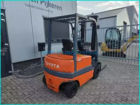 Electric - 4 wheels 1999  Toyota FBMF20 battery63%+sideshift+4xhydraulic (9)
