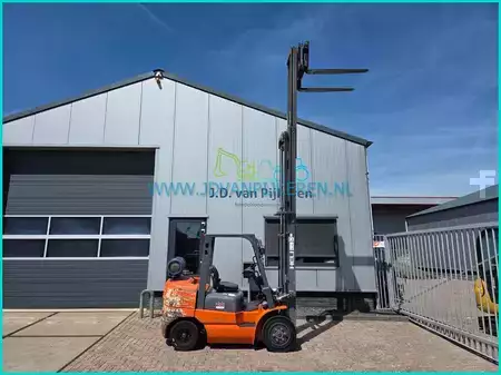 Nestekaasutrukki 2008  Heli CPQD35H Nissan engine triplex5.4m+shift+4xhydraulic (10)