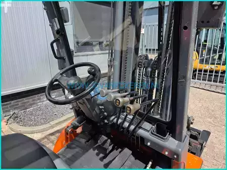 Nestekaasutrukki 2008  Heli CPQD35H Nissan engine triplex5.4m+shift+4xhydraulic (12)