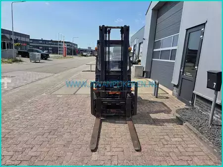 Empilhador a gás - Komatsu FG25 2.5t Nissan engine + sideshift (10)