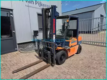 Empilhador a gás - Komatsu FG25 2.5t Nissan engine + sideshift (2)