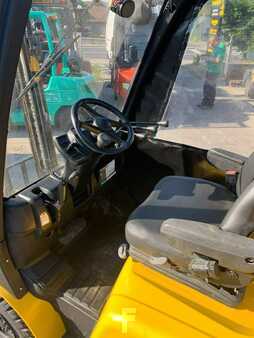 LPG Forklifts 2014  Yale GLP25VX (5) 