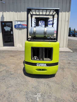 Propane Forklifts 2005  Clark CG25 (5)