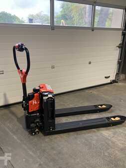 Wózki niskiego podnoszenia 2025  EP Equipment F4 (1)