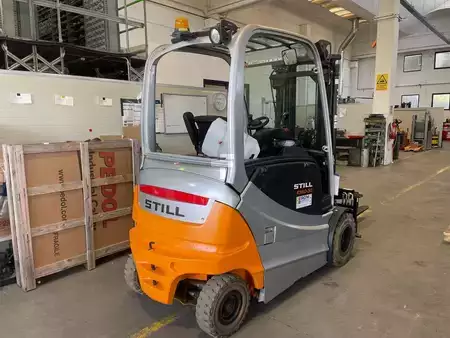 Carrelli elettrici 4 ruote 2011  Still RX 60-30 (2)