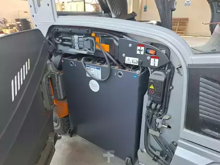 Carrelli elettrici 4 ruote 2022  Still RX 60-25 (4)