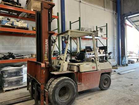 Diesel Forklifts 1998  Nissan WGF03A40V (1)