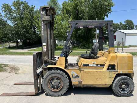 Carretilla elevadora diésel 2003  CAT Lift Trucks DP40 (1)