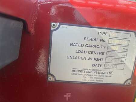 Truck Mounted Forklift 2005  Moffett M50 (16)