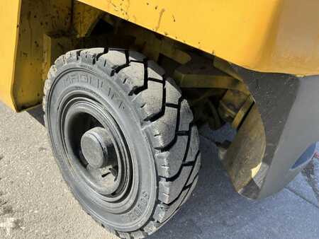 Diesel Forklifts 1999  Yale GLP050TG (8)