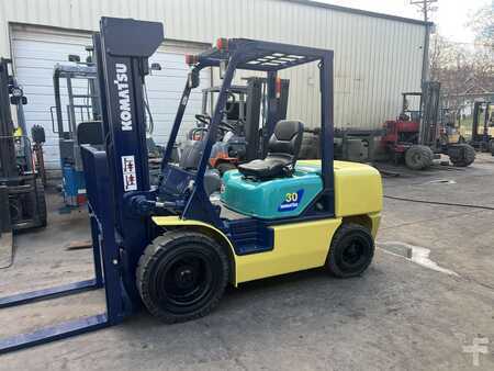 Carretilla elevadora diésel 2002  Komatsu FG30HT-12 (17)