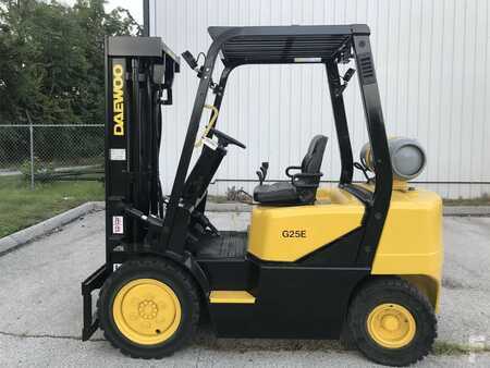 Diesel Forklifts 2003  Daewoo G25E-3 (1)