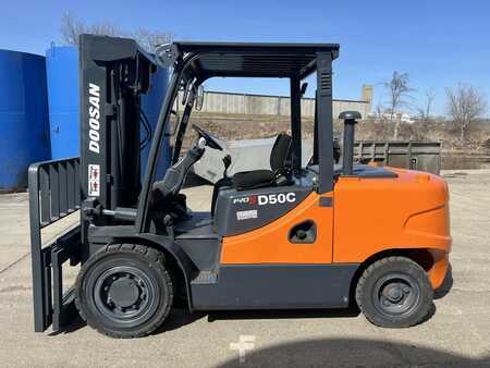 Carretilla elevadora diésel 2013  Doosan D40S-5 (1)
