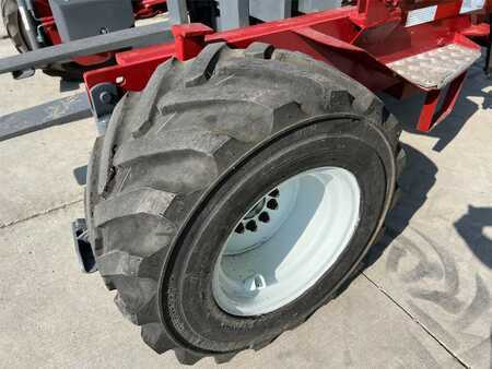 Truck Mounted Forklift 2005  Moffett M5500 (8)