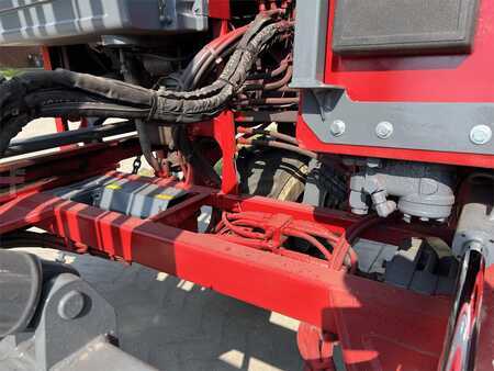 Truck Mounted Forklift 2005  Moffett M5500 (6)