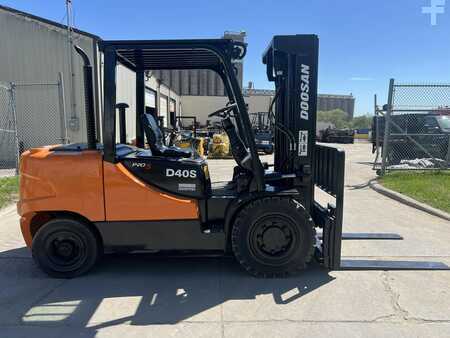 Diesel Forklifts 2013  Doosan D40S-5 (3)